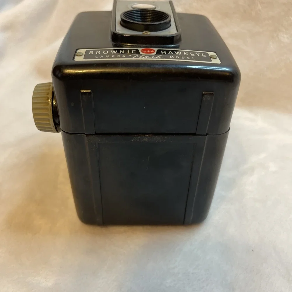 Vintage Kodak Brownie Hawkeye Flash Model Box Camera Black Bakelite 620 Film‎